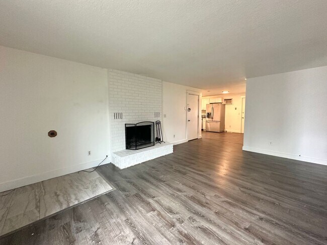 Building Photo - Three bedroom home with large fenced yard