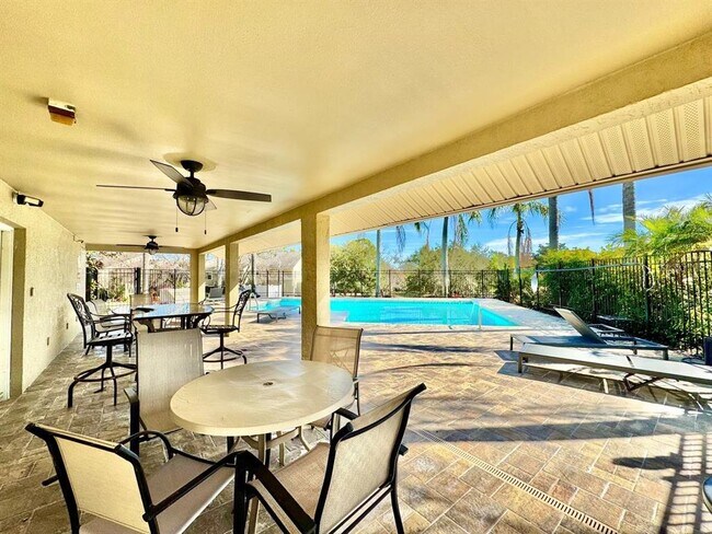 Building Photo - 2879 Thaxton Dr