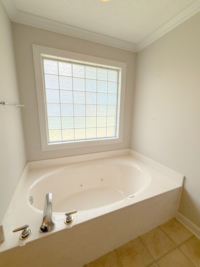 Building Photo - 238 Pebble Brook Dr