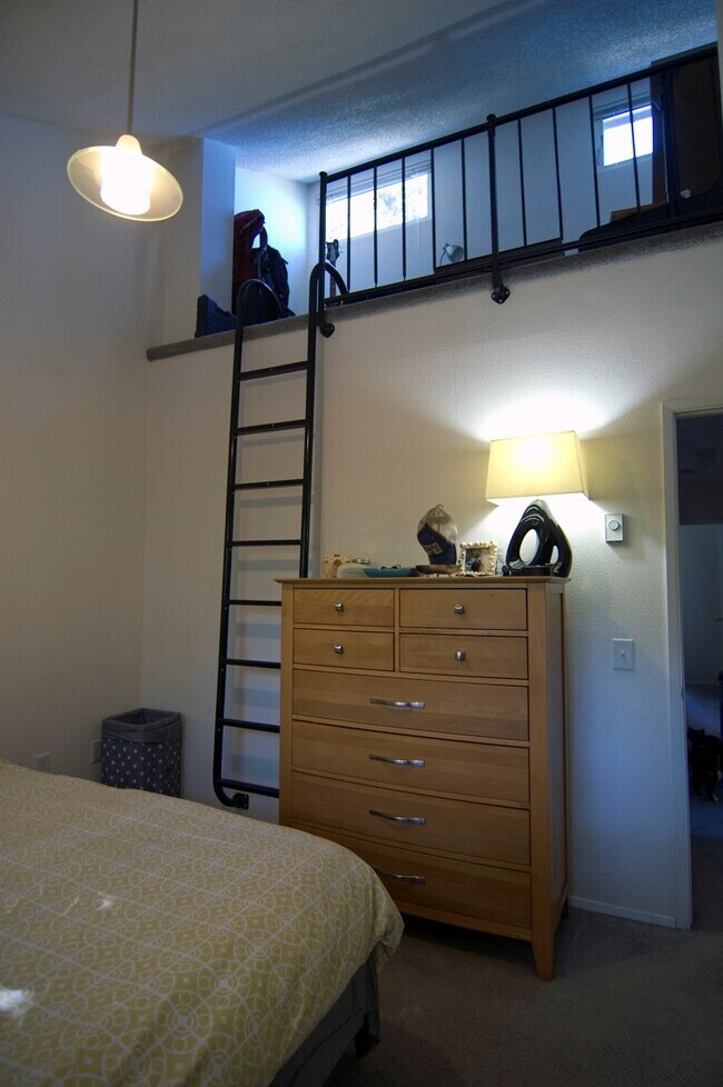 Building Photo - 4202 28th Ave SW