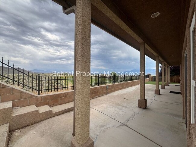 Building Photo - 963 Ranchview Cir