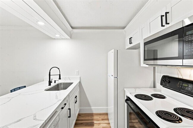 Building Photo - 200 N Bayshore Blvd