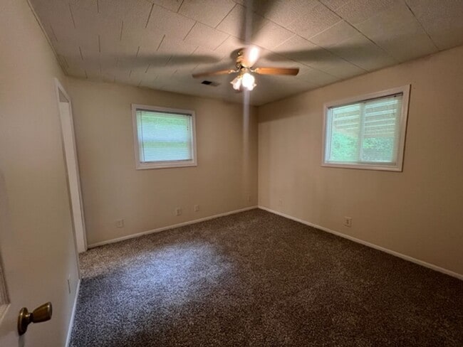 Building Photo - 2BR house near CofO!!!