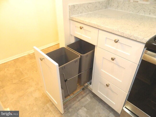 Building Photo - 7925 Coriander Dr