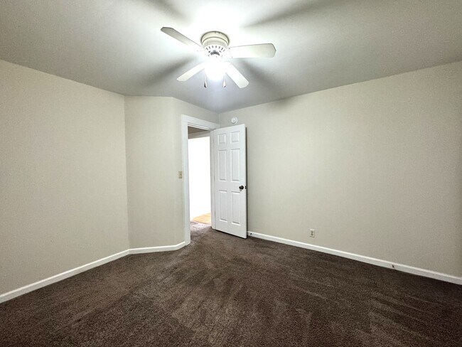 Building Photo - 1103 Onslow Pines Rd