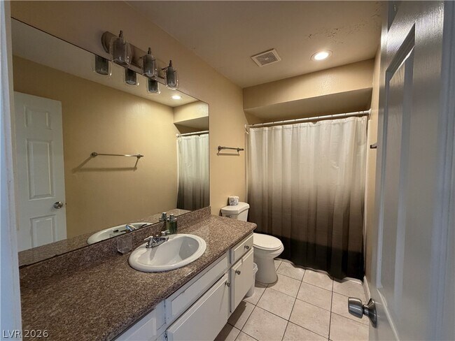Building Photo - 570 Willow Green Dr