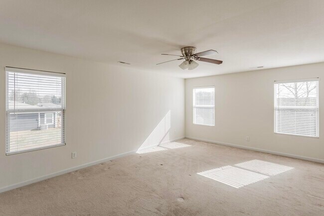 Building Photo - 105 Bayside Ln