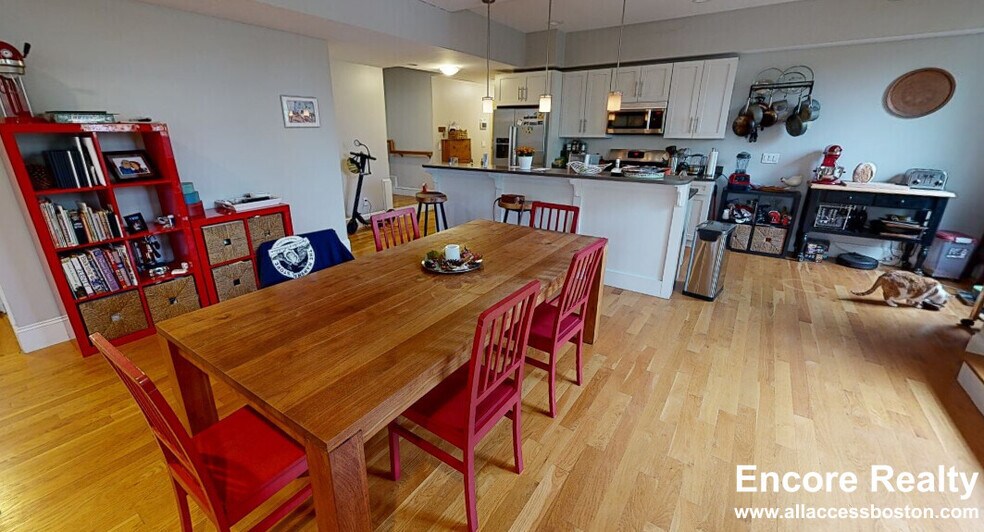 Building Photo - 168 Hampshire St