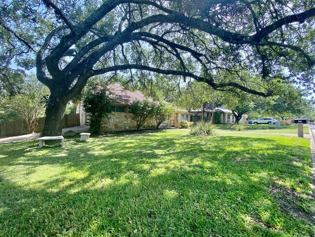 Building Photo - 7219 Scenic Brook Dr