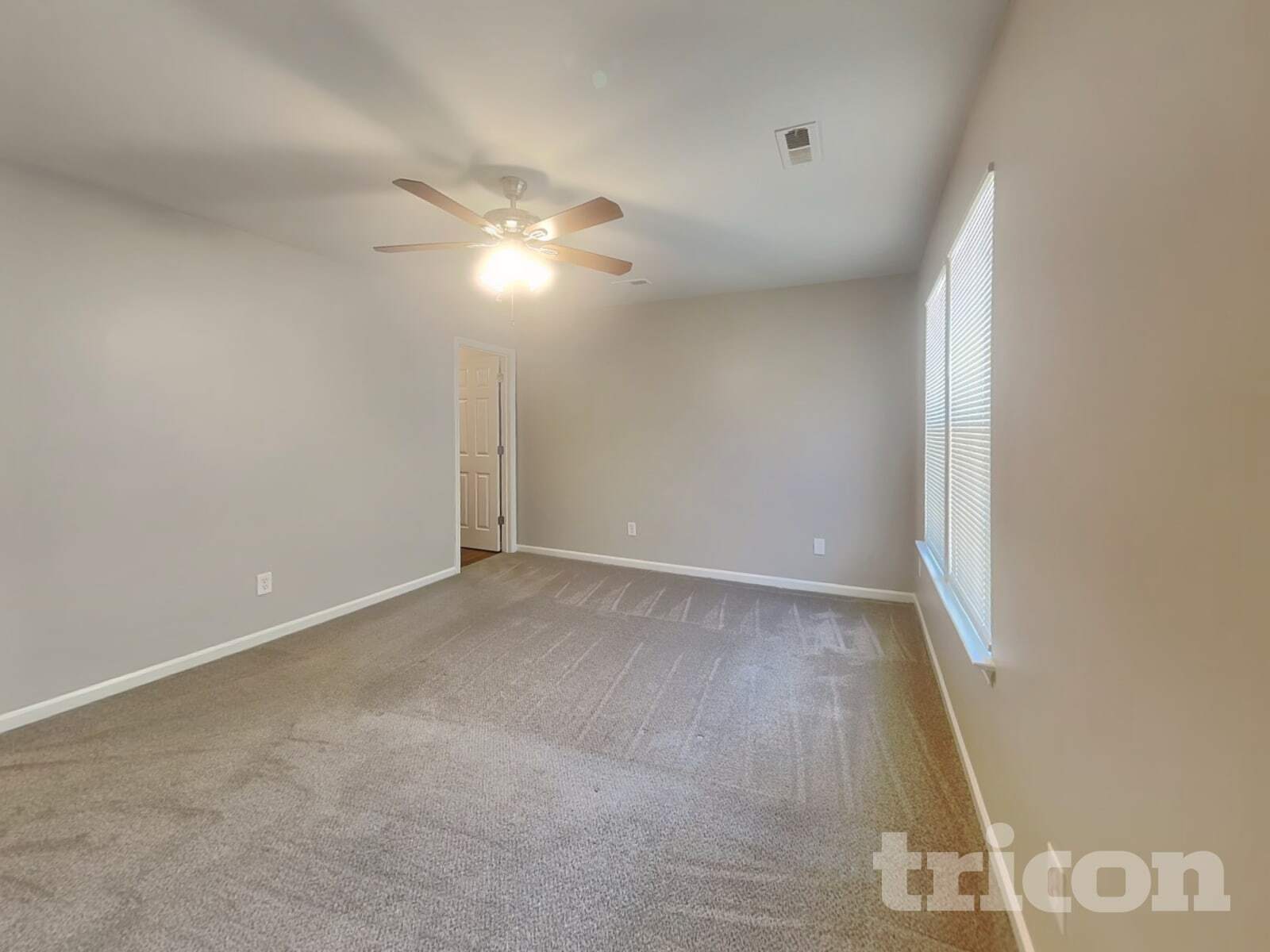 Building Photo - 9835 Veronica Dr