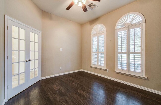 Building Photo - 5015 Crystal Wind Ln
