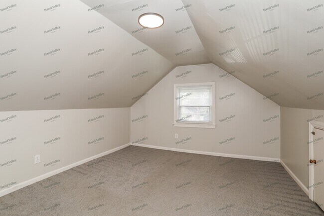 Building Photo - 1008 Edgetree Ln