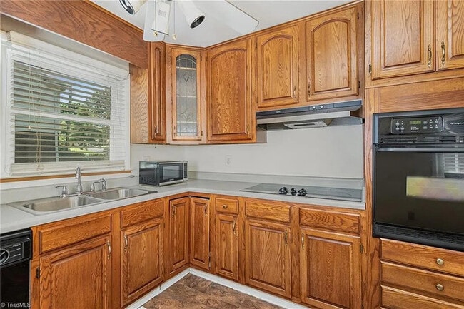 Building Photo - Earn Wealth While Leasing - Like a Homeown...