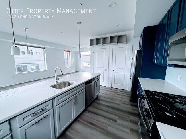 Building Photo - 2142 Kensington Walk