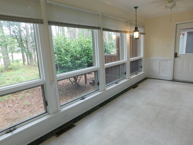 Building Photo - 914 Muirfield Pl