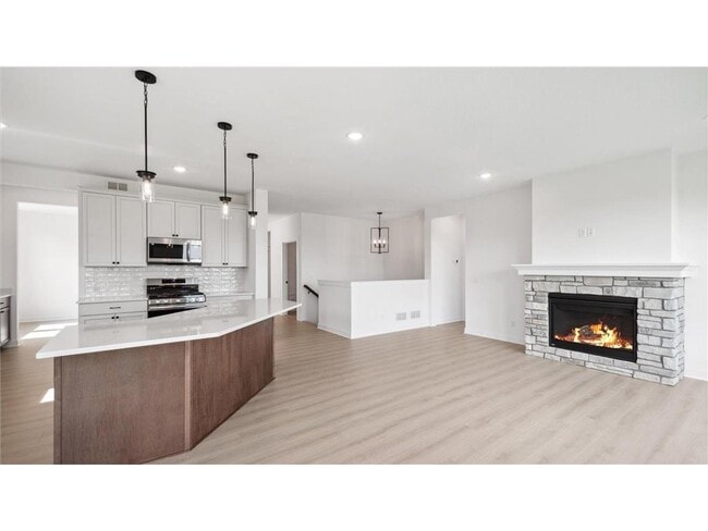 Building Photo - 2133 Westpointe Dr