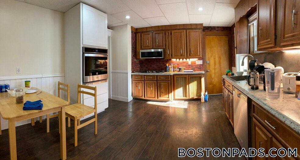 Building Photo - 200 Commonwealth Ave