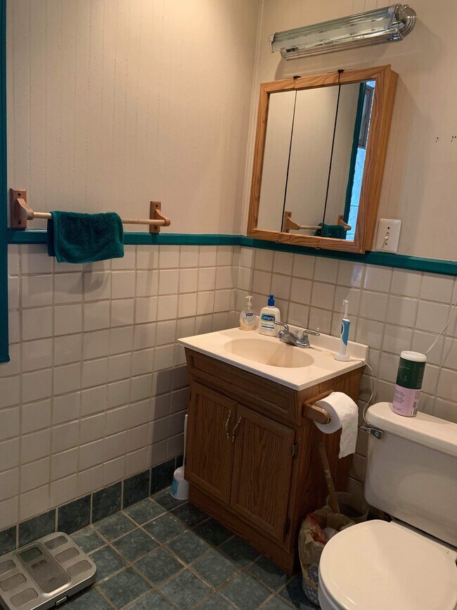 Building Photo - 308 S Neville St