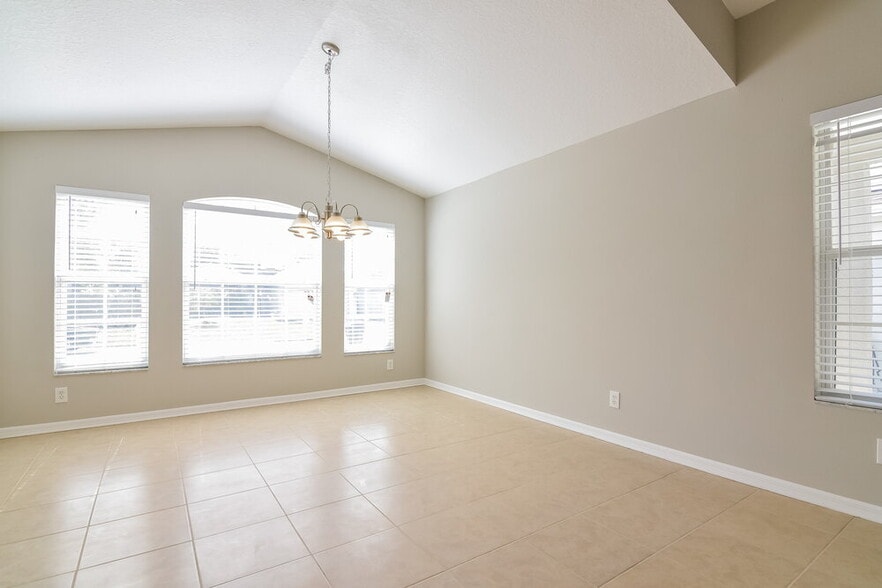 Building Photo - 622 Wave Crest Cir