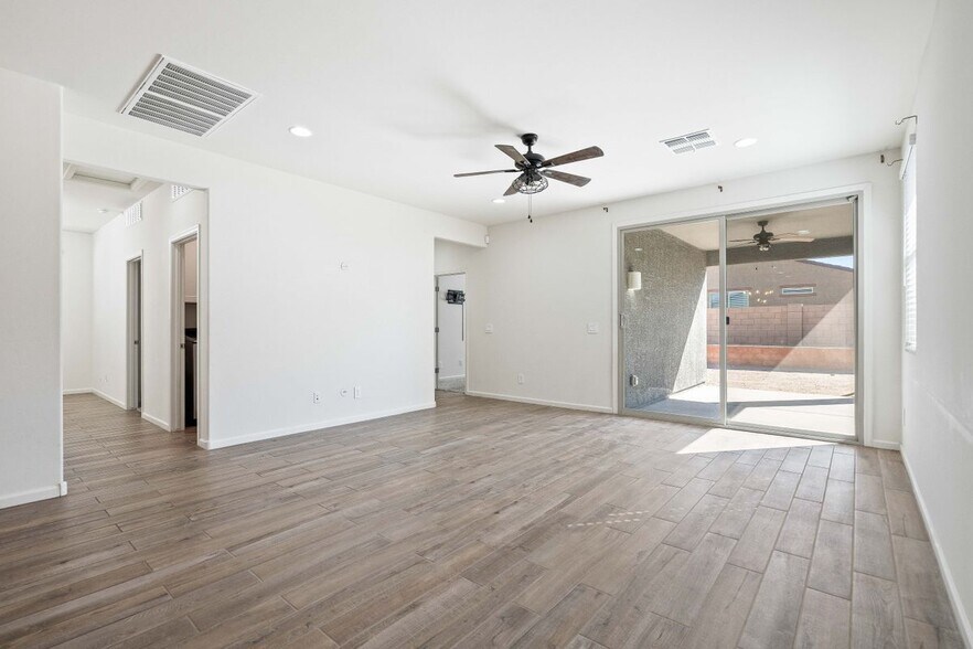 Building Photo - 12486 N Reeves Pl