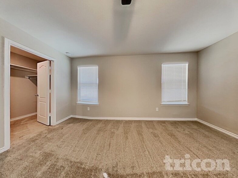 Building Photo - 15307 Delta Pt