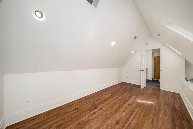Building Photo - 81 Peachtree Pl NE