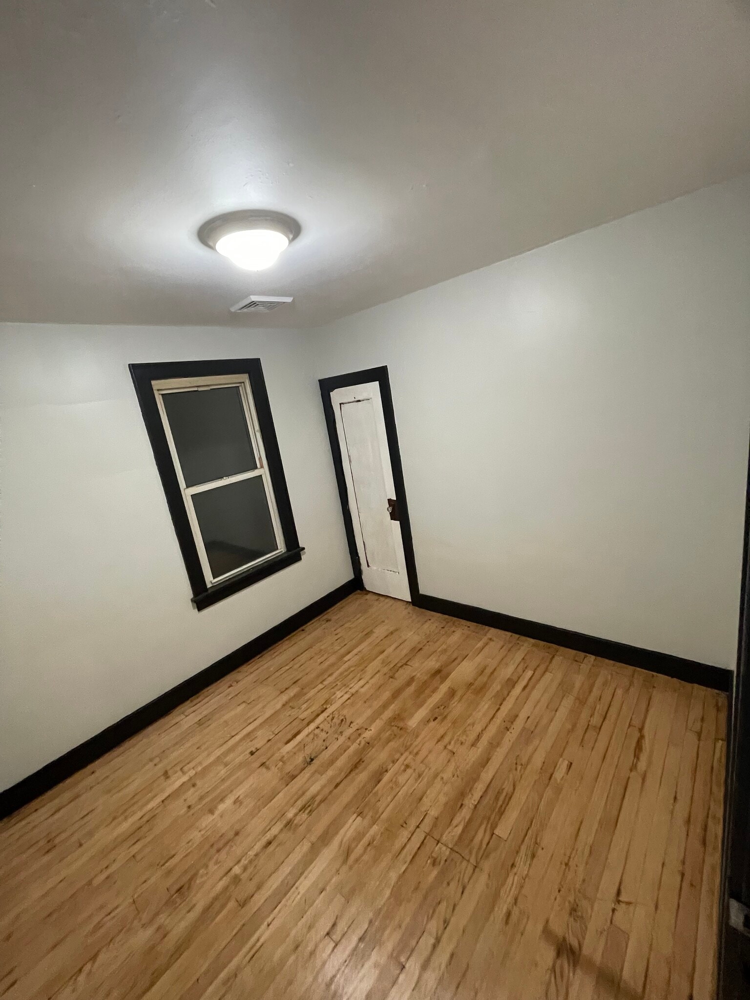 Building Photo - 275 3rd St