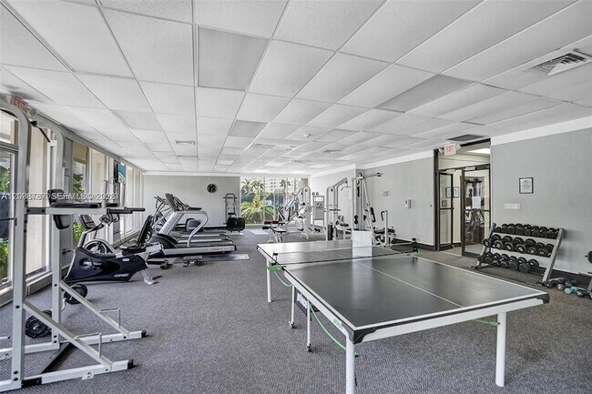 Building Photo - 300 Bayview Dr