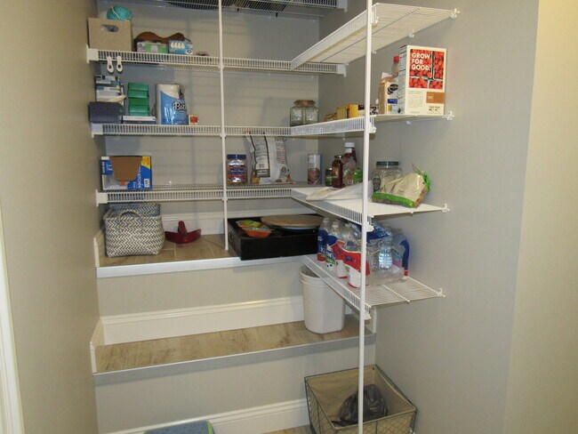 Building Photo - 3761 Deckard Dr