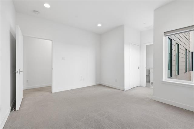 Building Photo - 2111 Bennett Ave