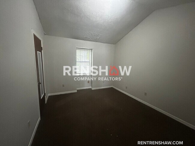 Building Photo - 268 Greenfield Dr