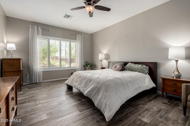 Building Photo - 2735 W Plum Hollow Dr