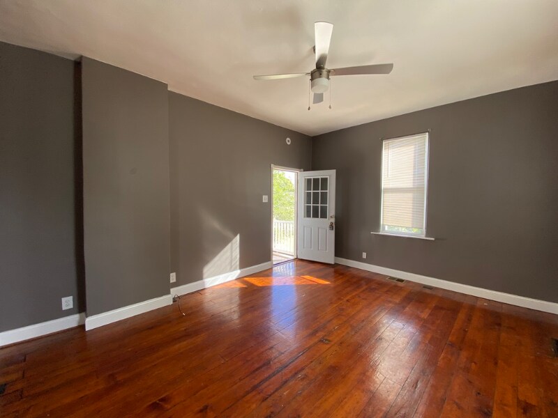 Building Photo - 1116 E 5th St