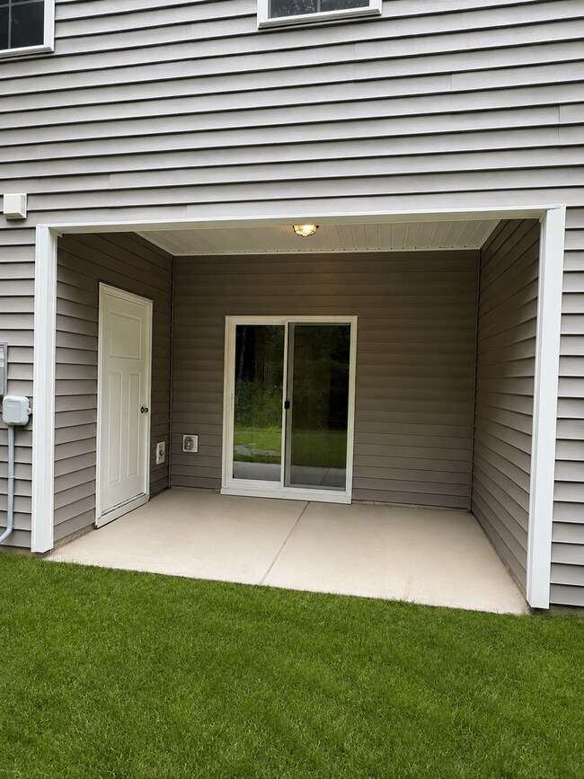 Building Photo - 177 Loren Rd