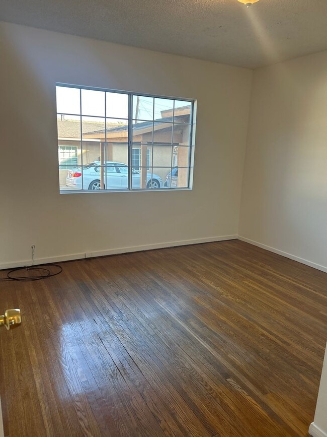 Building Photo - 608 N Orange Ave