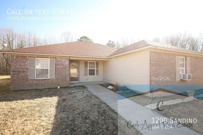 Primary Photo - Spacious 3 bedroom/2 bath home - Jonesboro