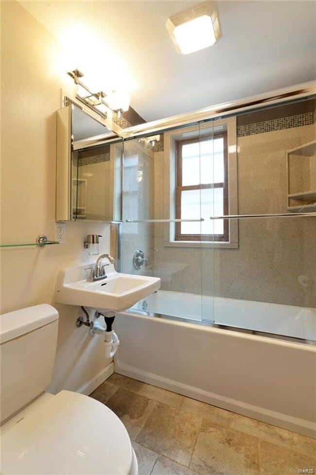 Building Photo - 7572-74 York