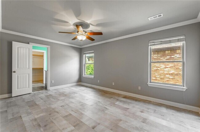 Building Photo - 3210 SW Hillstone Ave