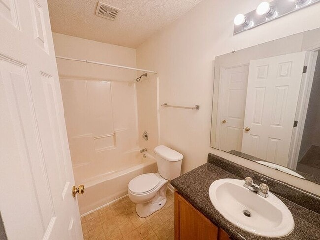 Building Photo - 227 Hardee Ave