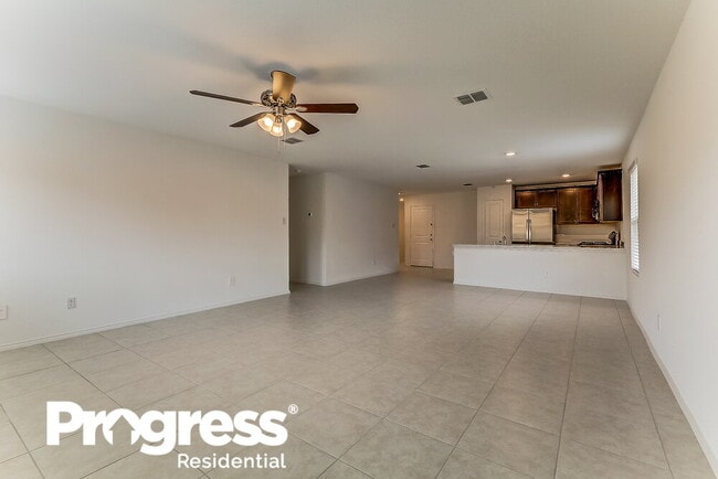 Building Photo - 1029 Crestview Dr