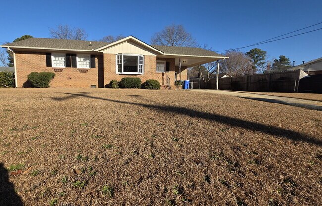 Building Photo - Updated 3-Bedroom Home with Open Layout and Large Backyard