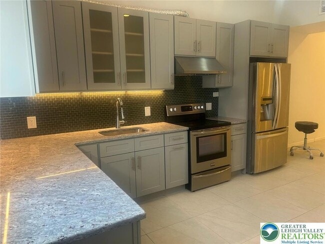 Building Photo - 134 S 3rd St