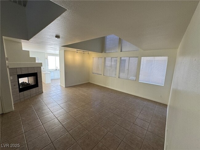 Building Photo - 2721 Pan Pacific Rd