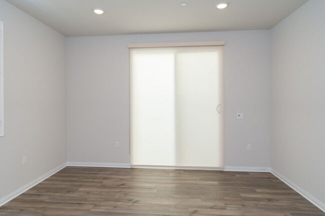 Building Photo - 455 Meyer Pl