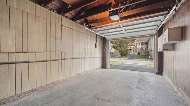 Building Photo - 3703 Redding Rd