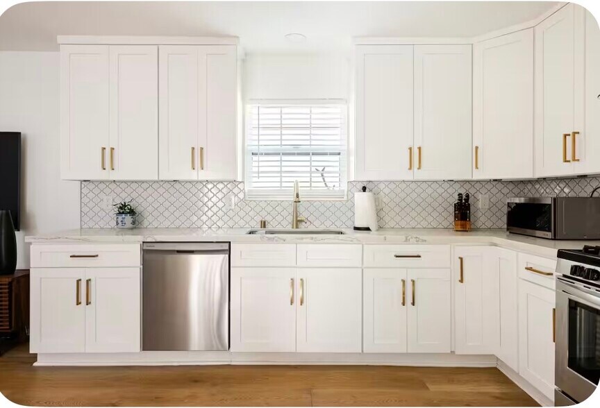 Building Photo - 12812 Greene Ave