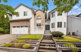 Building Photo - Westlake Traditional with Private, Level B...