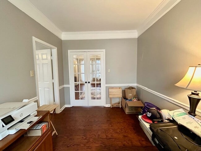 Building Photo - 5 Milestone Manor Ct