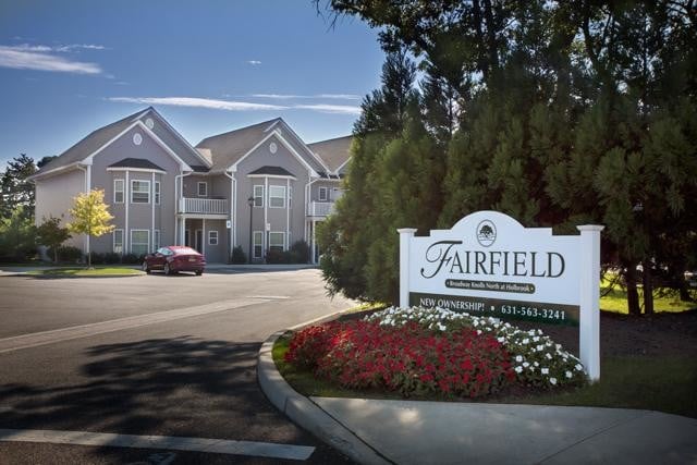 Building Photo - Fairfield Broadway Knolls North At Holbrook