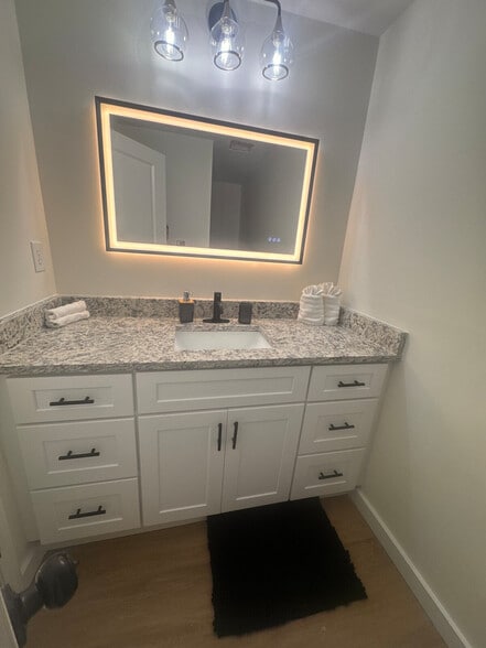 Building Photo - 108 E James St